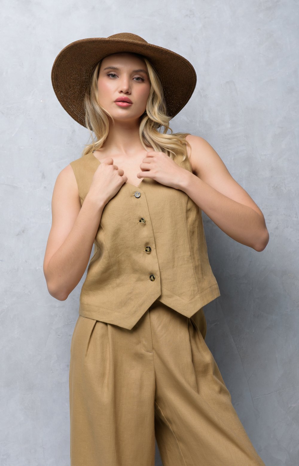 Жилет женский ФУРОРЕ 04302Y карамельный